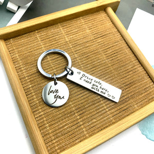 Creative Safe Driving Stainless Steel Keychain – Inspirational Lettering Keyring for Car Safety and Motivation