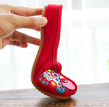 Women's Chinese-style Low Heel Buckle Vintage Embroidery Fabric Slippers